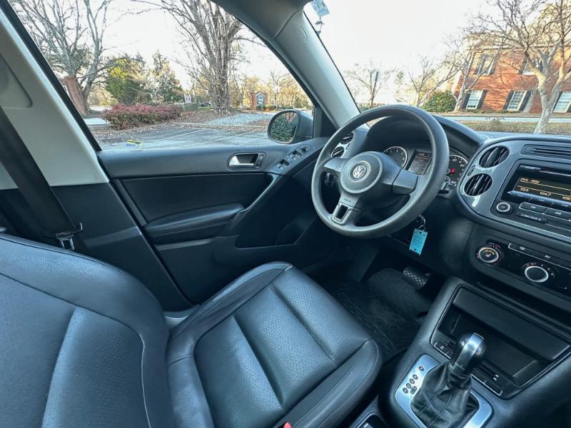Volkswagen Tiguan SE 2012