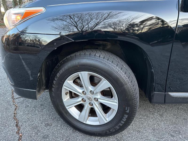 Toyota Highlander Base 4WD 2013