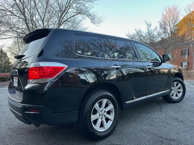 Toyota Highlander Base 4WD 2013