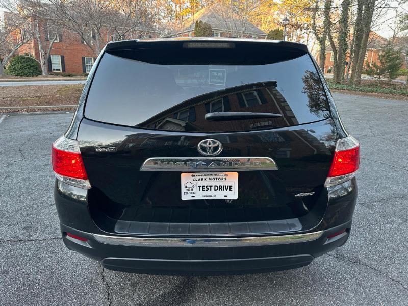 Toyota Highlander Base 4WD 2013