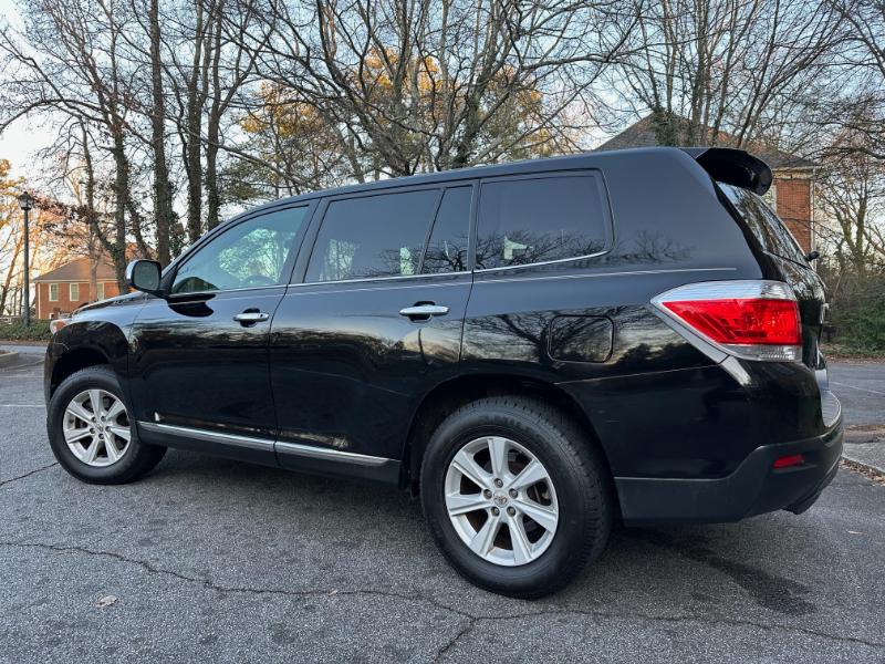 Toyota Highlander Base 4WD 2013