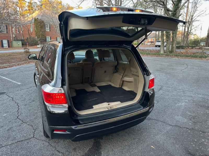 Toyota Highlander Base 4WD 2013