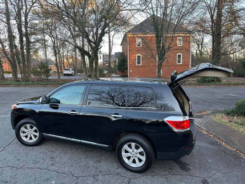 Toyota Highlander Base 4WD 2013