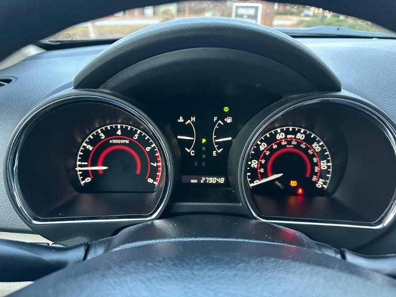 Toyota Highlander Base 4WD 2013