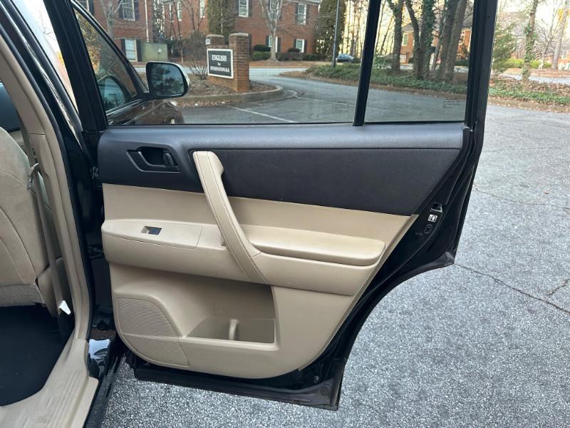 Toyota Highlander Base 4WD 2013