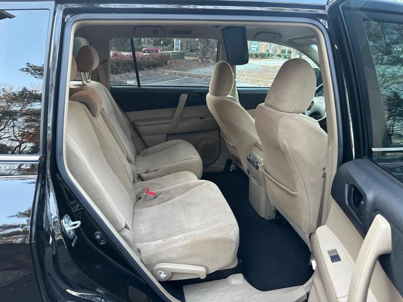 Toyota Highlander Base 4WD 2013