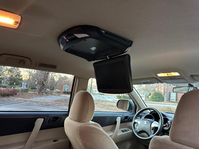 Toyota Highlander Base 4WD 2013