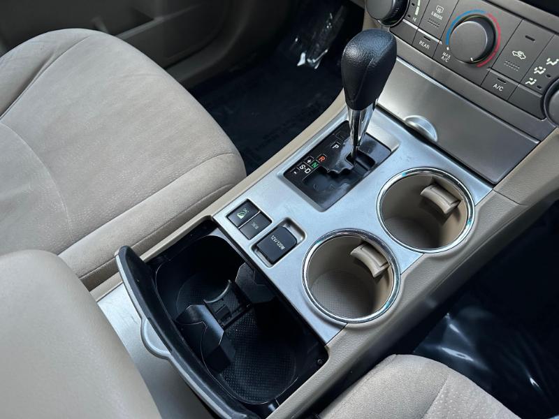 Toyota Highlander Base 4WD 2013