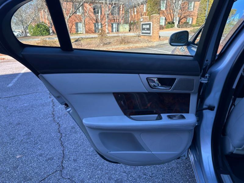 Jaguar XF-Series Premium Luxury 2009