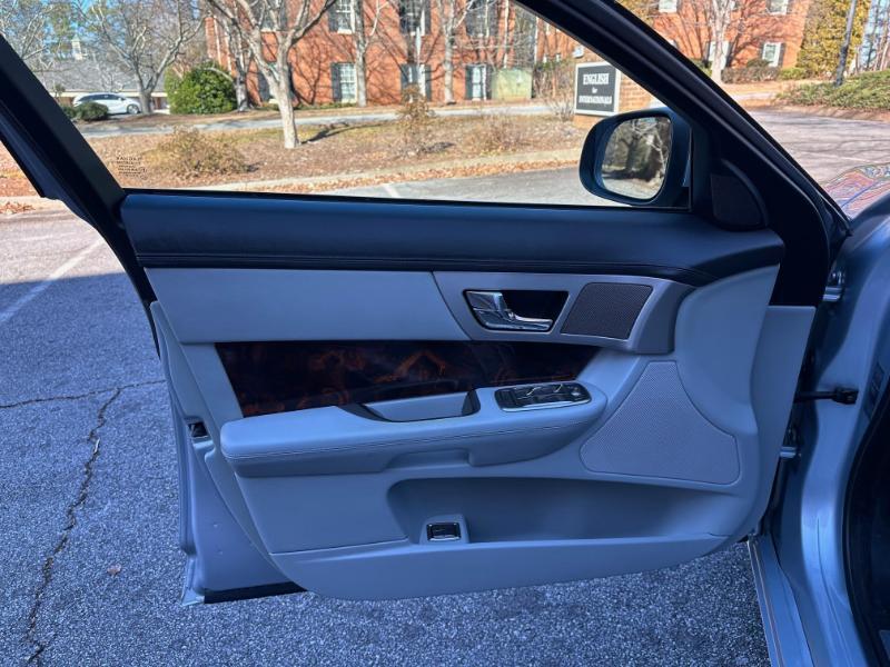 Jaguar XF-Series Premium Luxury 2009