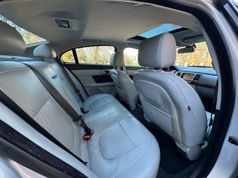 Jaguar XF-Series Premium Luxury 2009