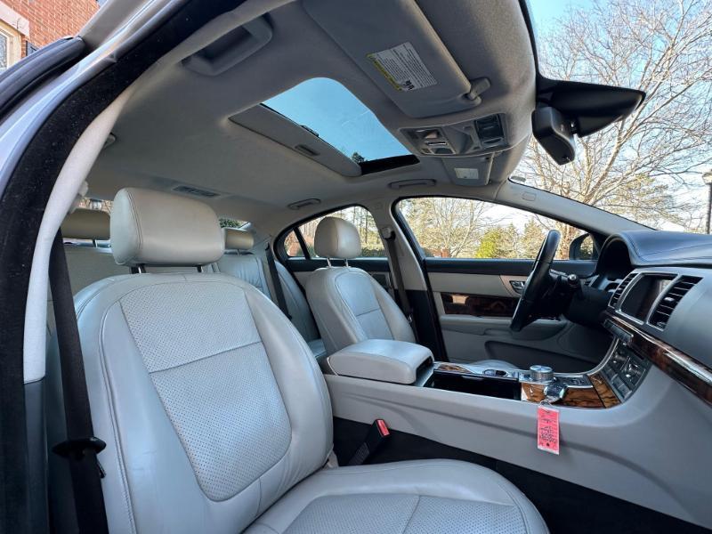 Jaguar XF-Series Premium Luxury 2009