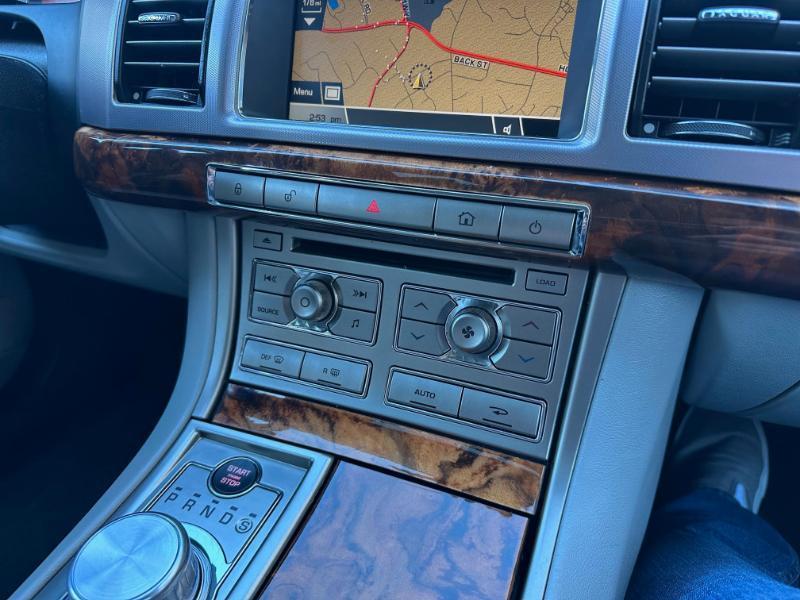 Jaguar XF-Series Premium Luxury 2009