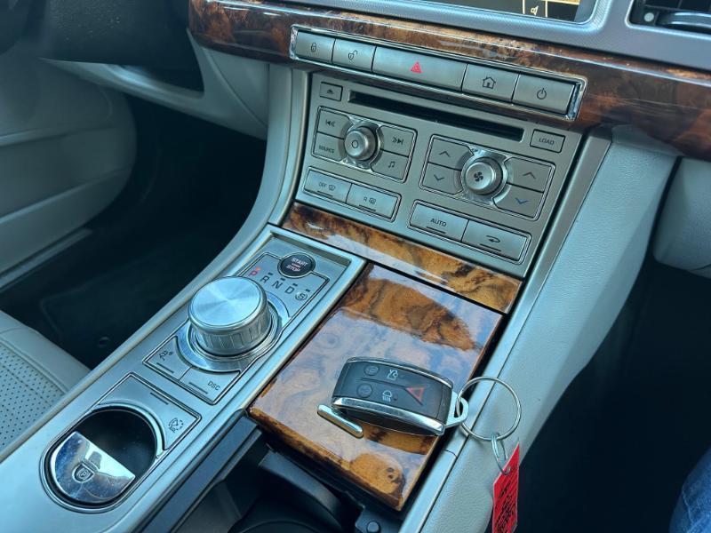 Jaguar XF-Series Premium Luxury 2009