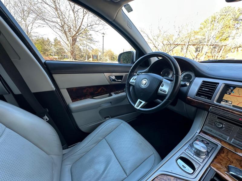 Jaguar XF-Series Premium Luxury 2009