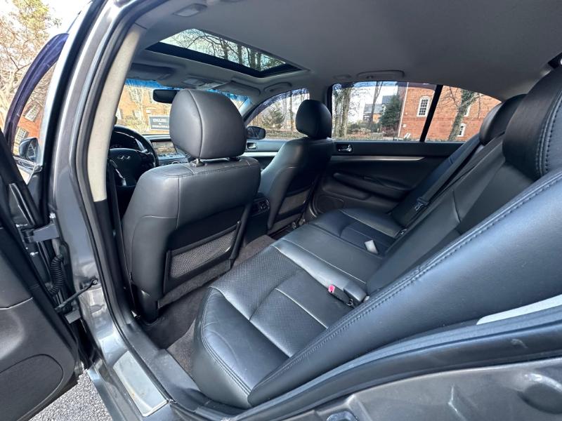 Infiniti G37 Sedan 4dr Journey RWD 2013