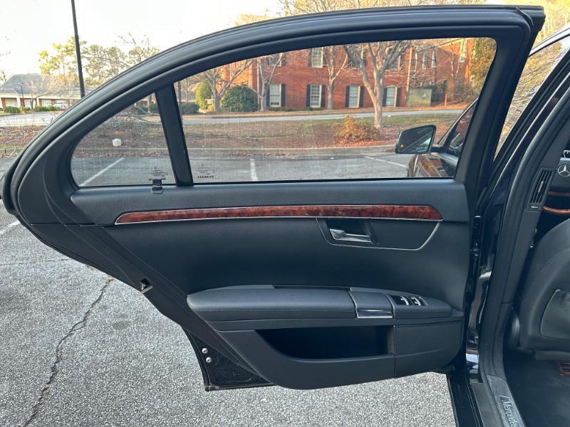 Mercedes-Benz S-Class S550 2010