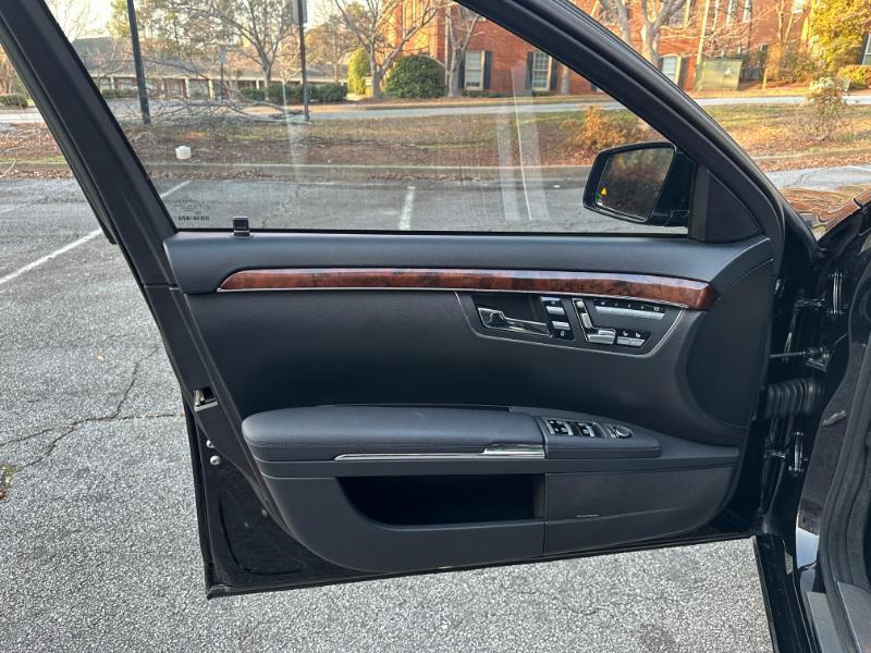 Mercedes-Benz S-Class S550 2010