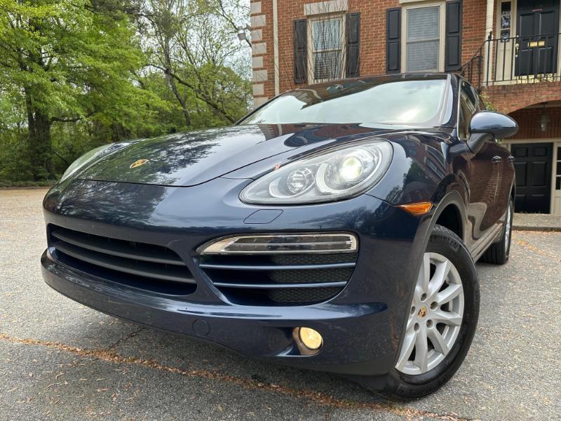 Porsche Cayenne Base 2011