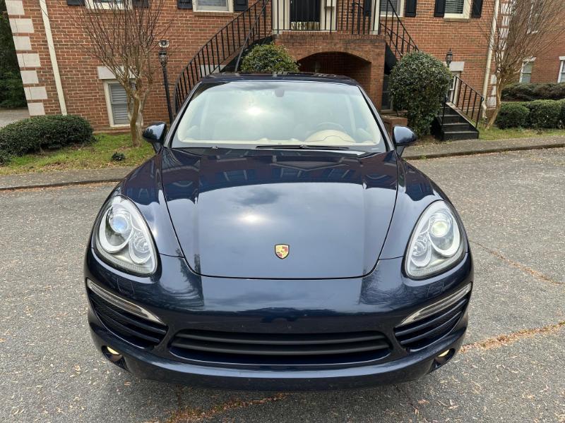 Porsche Cayenne Base 2011