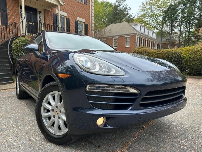 Porsche Cayenne Base 2011
