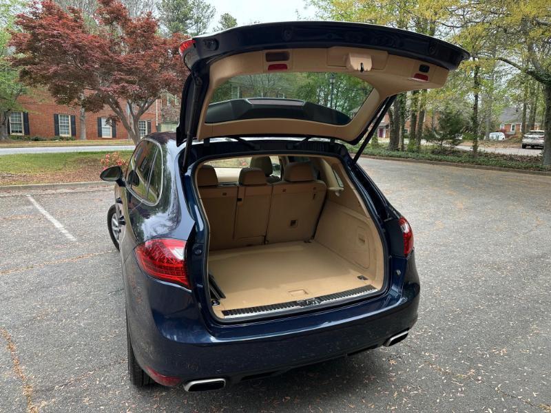 Porsche Cayenne Base 2011