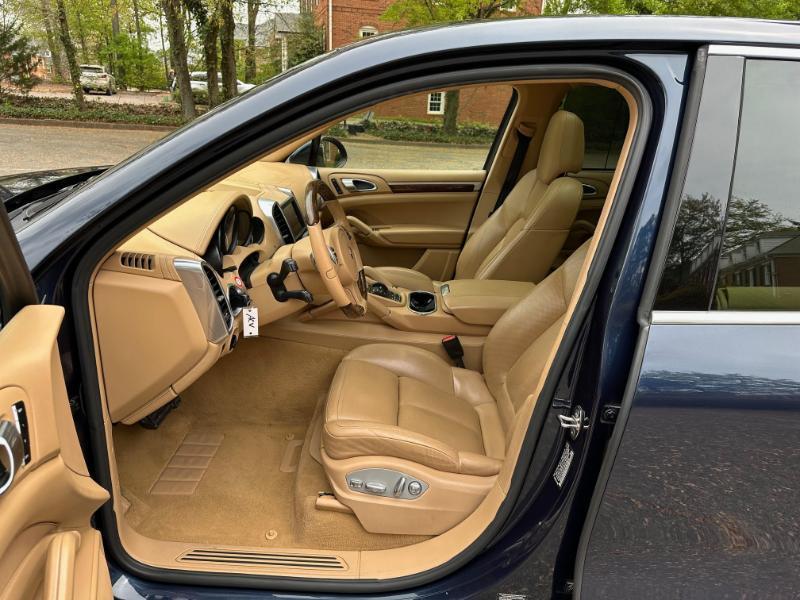 Porsche Cayenne Base 2011