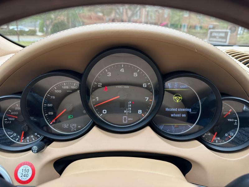 Porsche Cayenne Base 2011