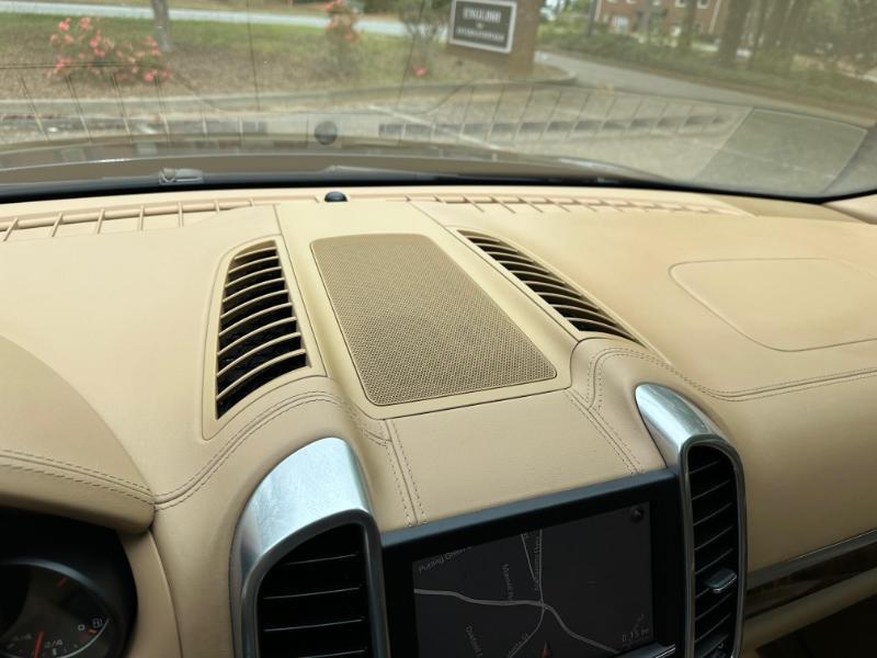 Porsche Cayenne Base 2011