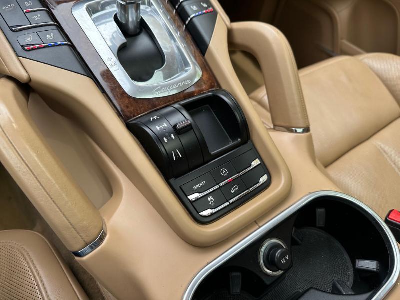Porsche Cayenne Base 2011