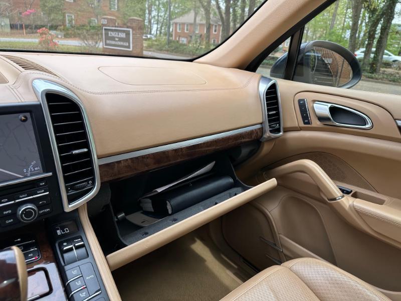 Porsche Cayenne Base 2011