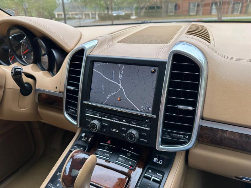 Porsche Cayenne Base 2011