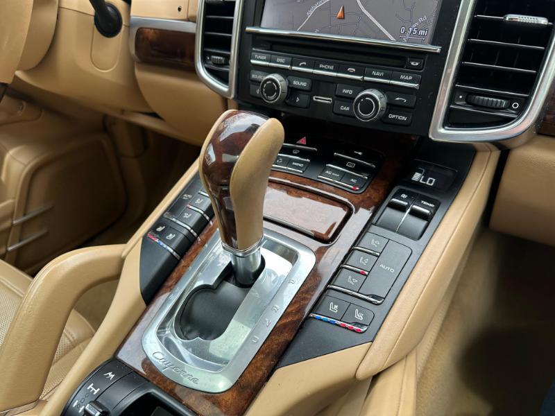Porsche Cayenne Base 2011