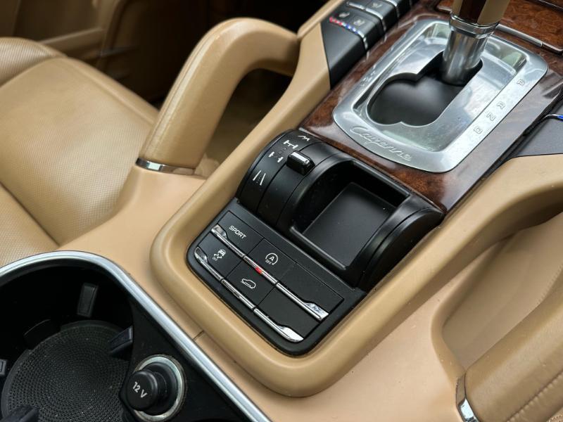 Porsche Cayenne Base 2011