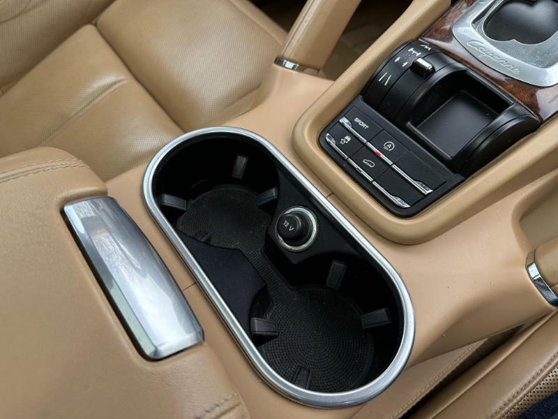 Porsche Cayenne Base 2011