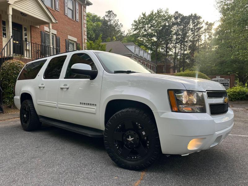 Chevrolet Suburban LT 1500 2WD 2013