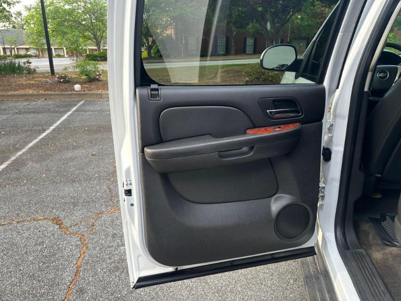 Chevrolet Suburban LT 1500 2WD 2013