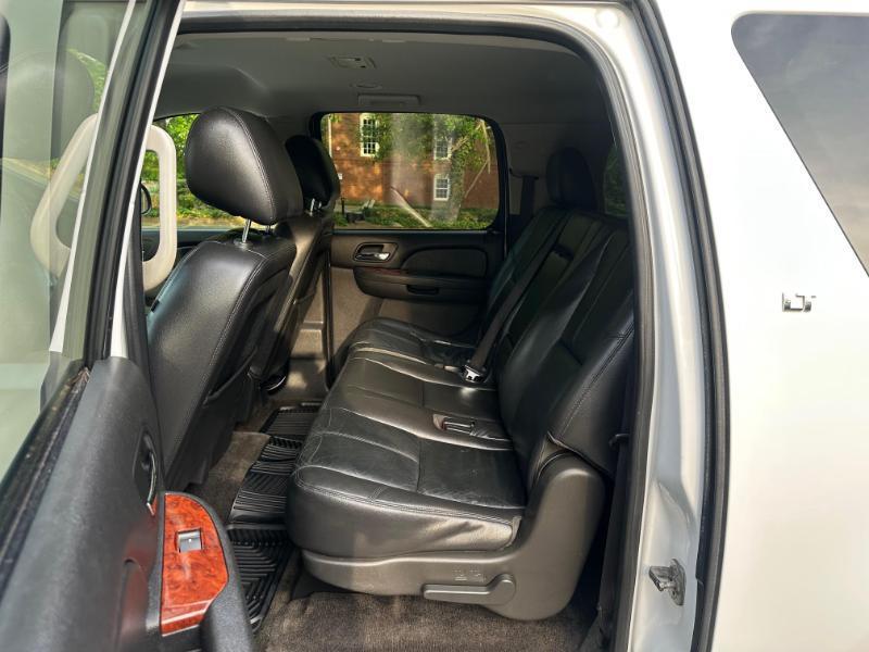 Chevrolet Suburban LT 1500 2WD 2013