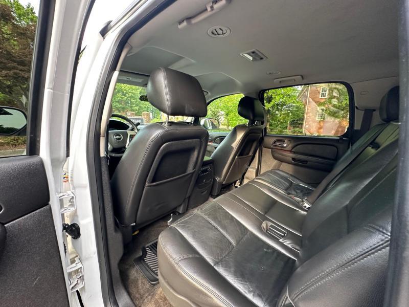 Chevrolet Suburban LT 1500 2WD 2013