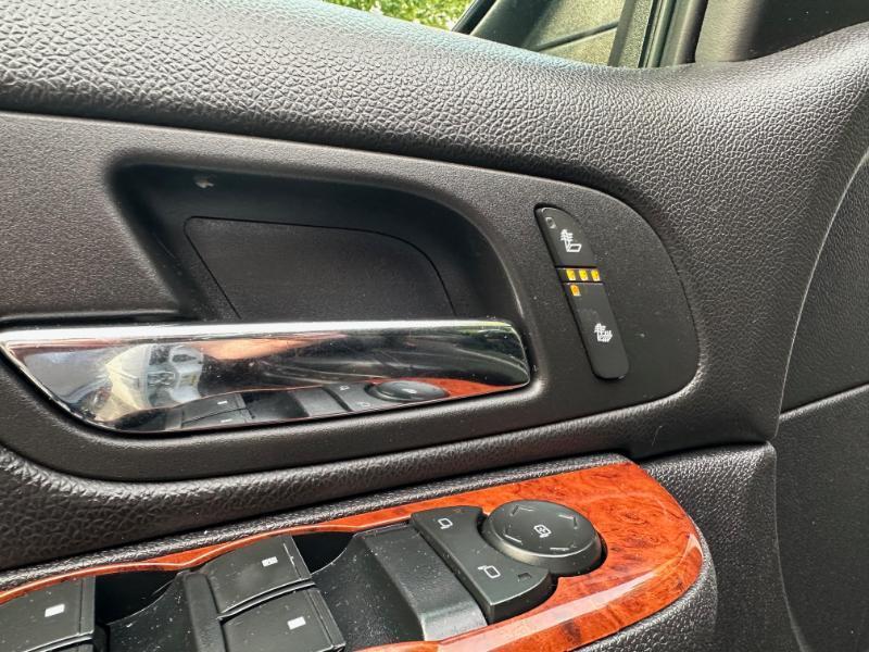 Chevrolet Suburban LT 1500 2WD 2013