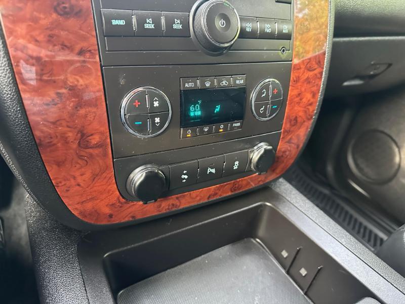 Chevrolet Suburban LT 1500 2WD 2013