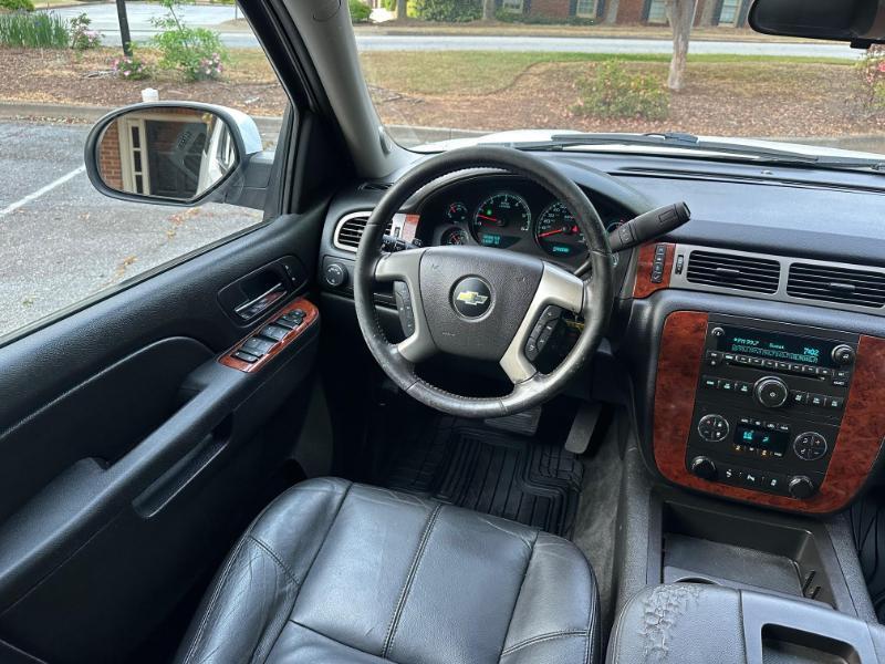 Chevrolet Suburban LT 1500 2WD 2013