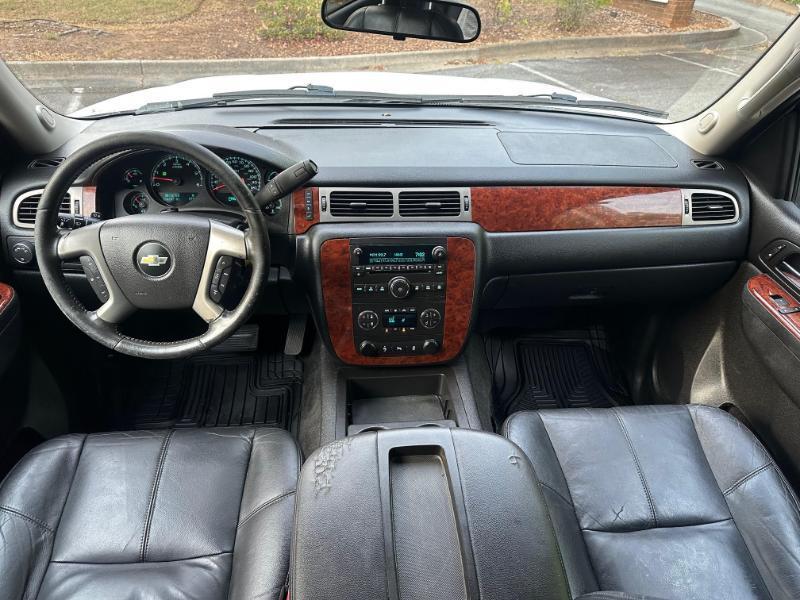 Chevrolet Suburban LT 1500 2WD 2013