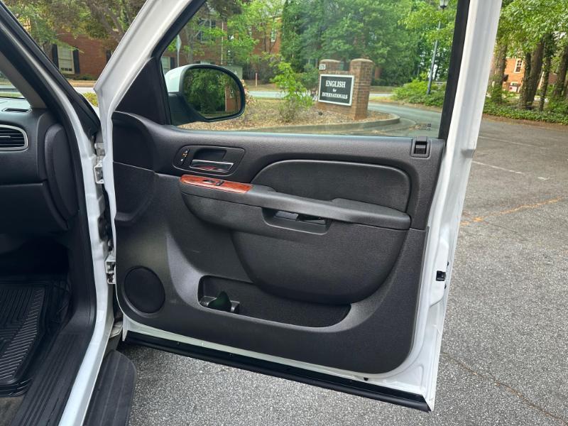 Chevrolet Suburban LT 1500 2WD 2013