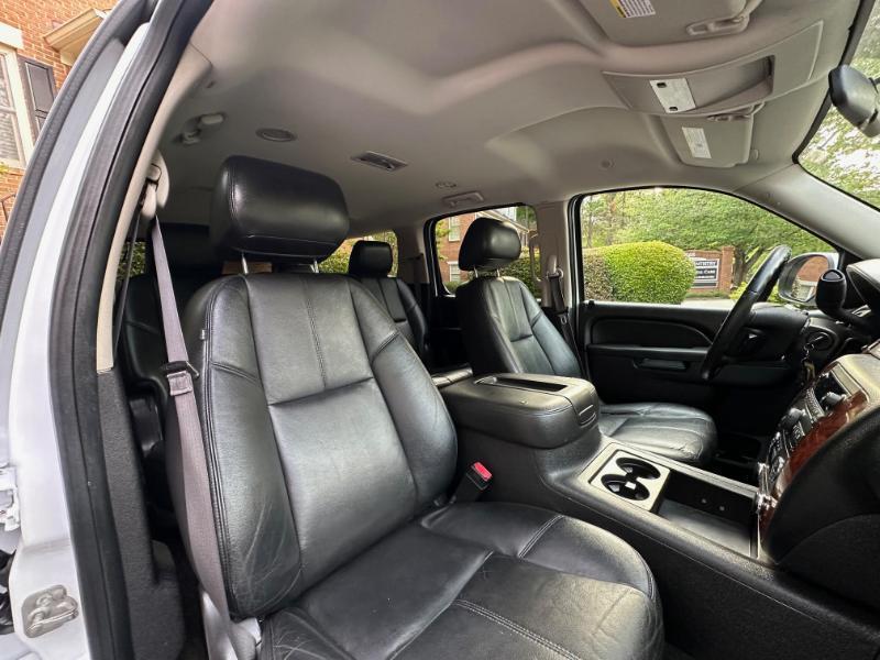 Chevrolet Suburban LT 1500 2WD 2013