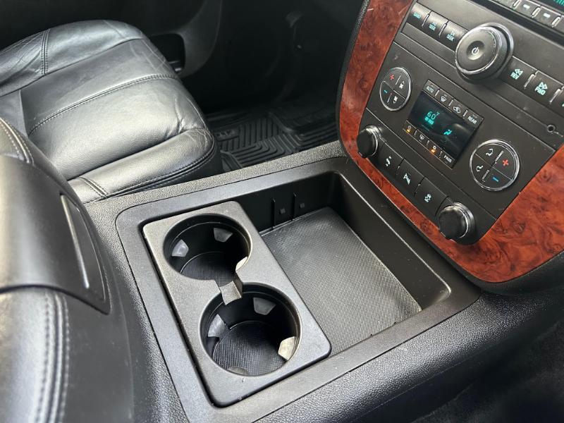 Chevrolet Suburban LT 1500 2WD 2013