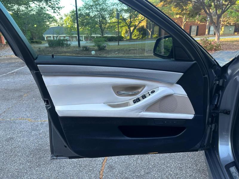 BMW 5-Series 528i xDrive 2014