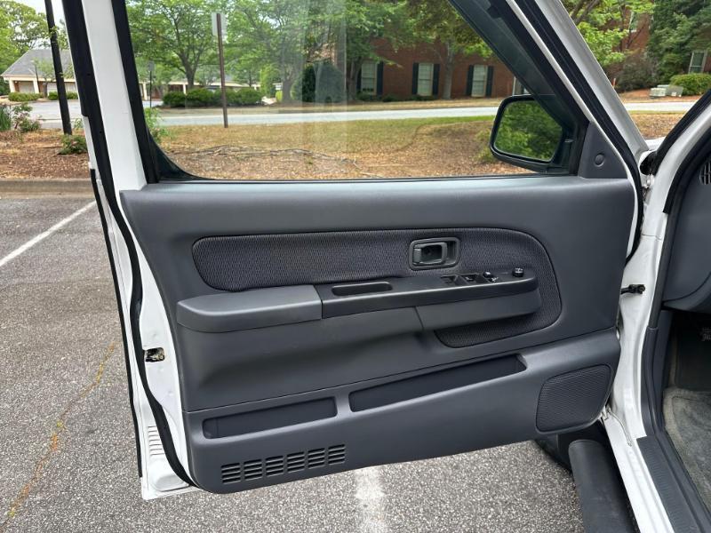 Nissan Frontier XE-V6 Crew Cab Long Bed 4WD 2003