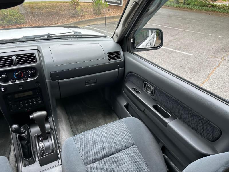 Nissan Frontier XE-V6 Crew Cab Long Bed 4WD 2003
