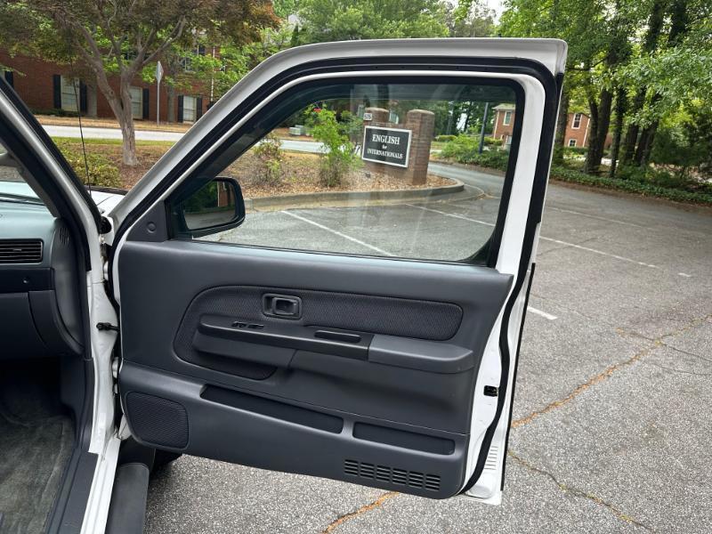Nissan Frontier XE-V6 Crew Cab Long Bed 4WD 2003